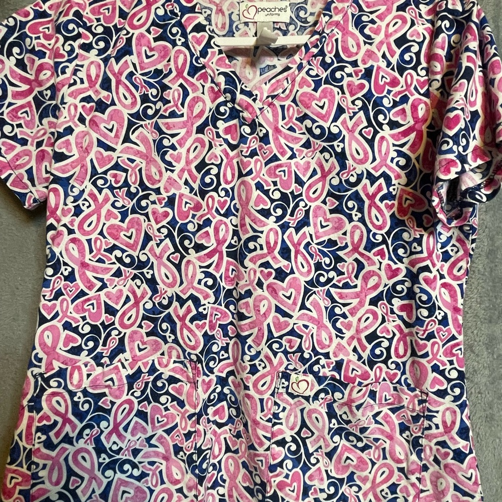Peaches Uniforms V-Neck Heart Print Tee